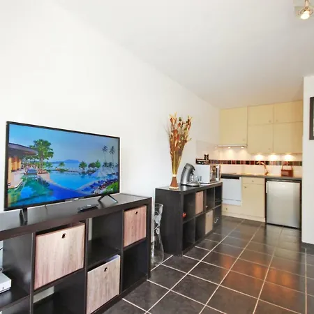 Apartment Grand La Presqu'ile 2 *